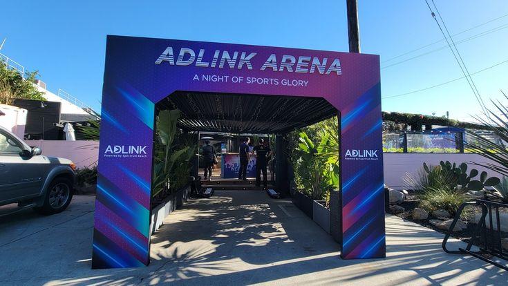 Entrance Arches & Welcome Displays